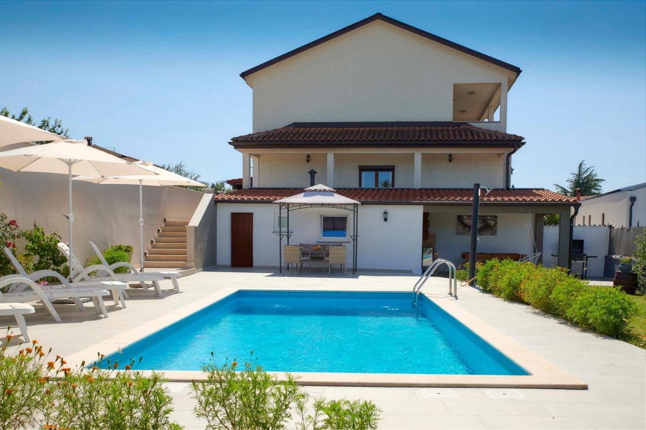 Burići Holiday House Emma מראה חיצוני תמונה