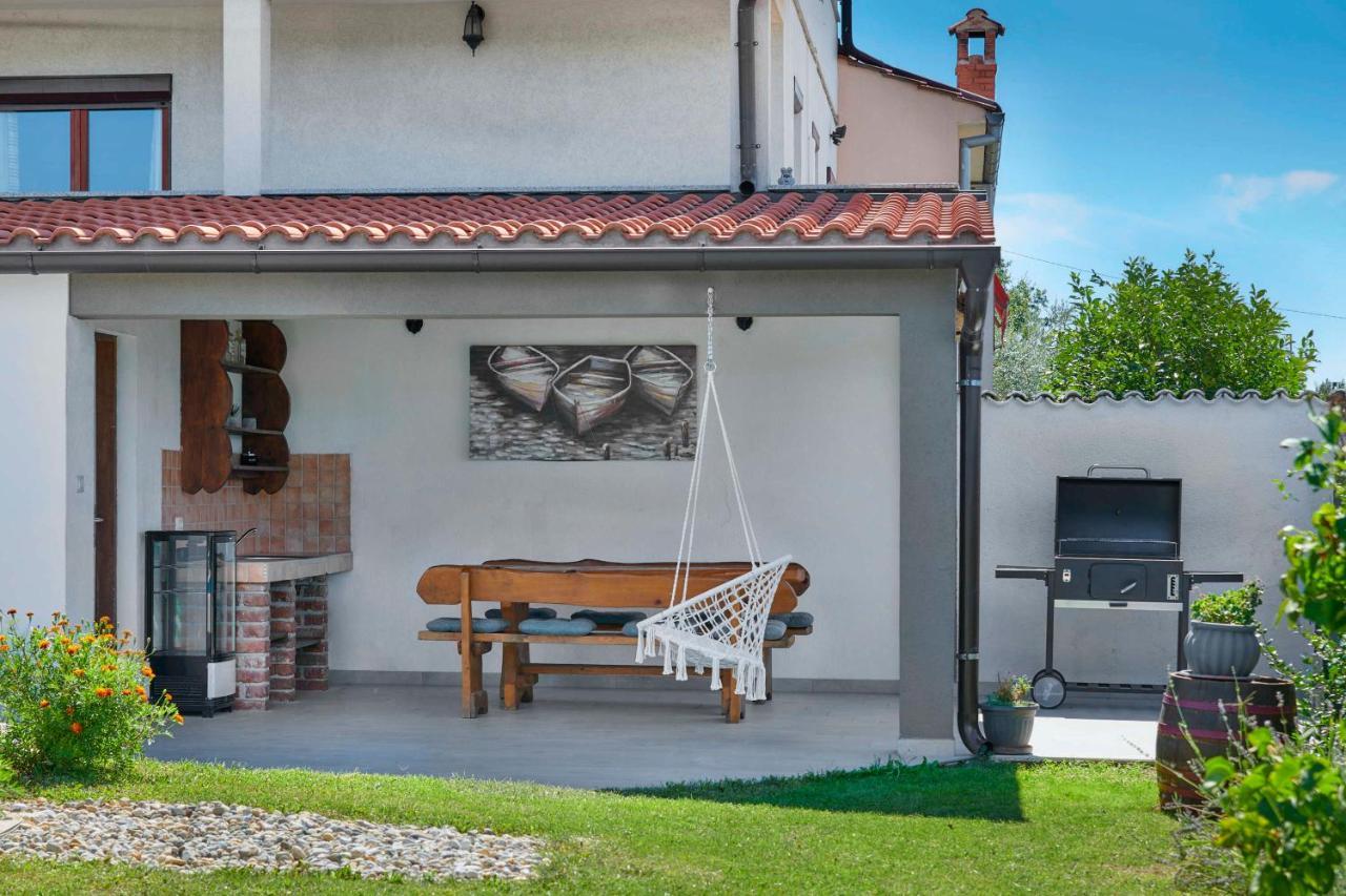 Burići Holiday House Emma מראה חיצוני תמונה