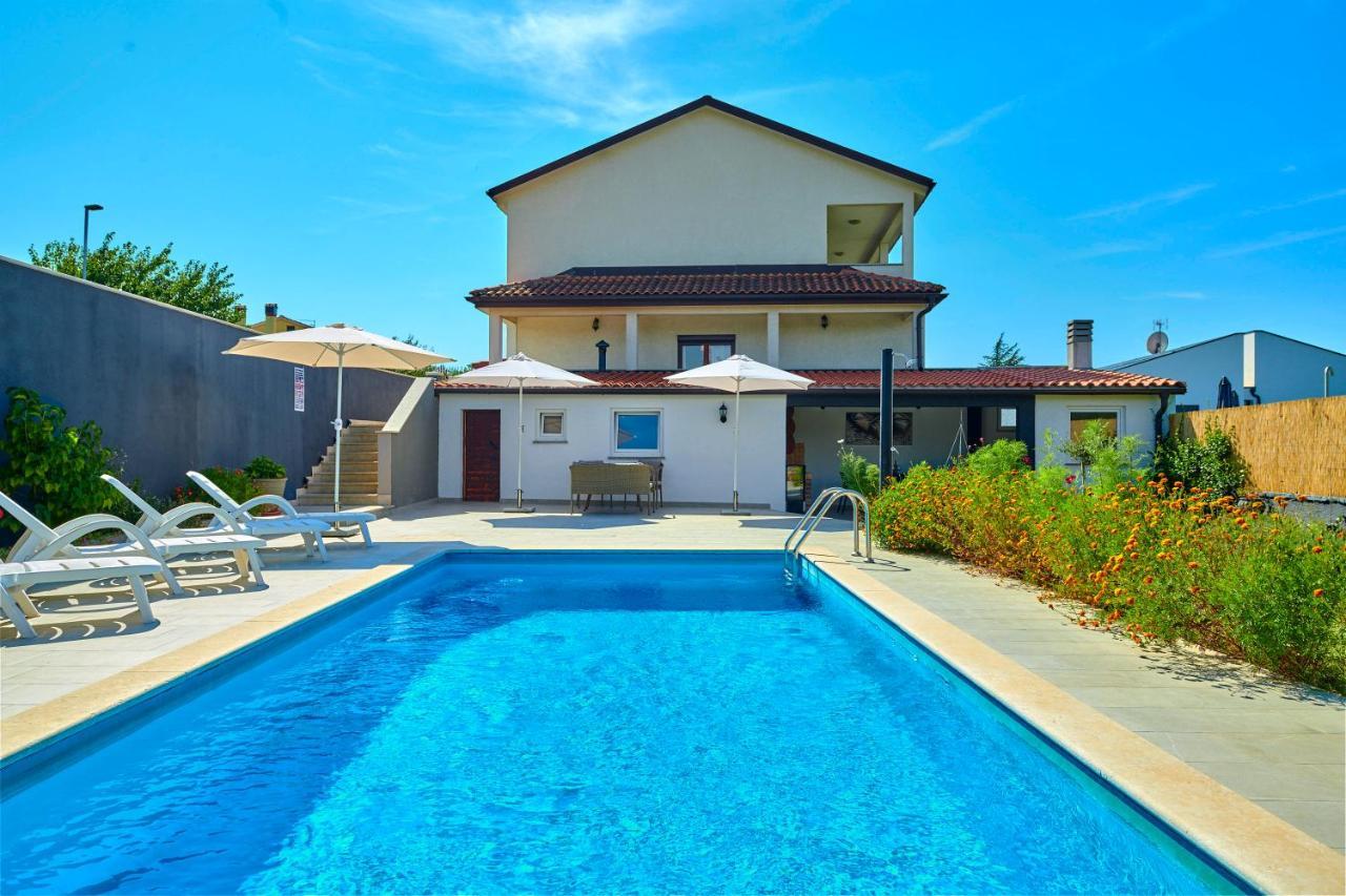 Burići Holiday House Emma מראה חיצוני תמונה