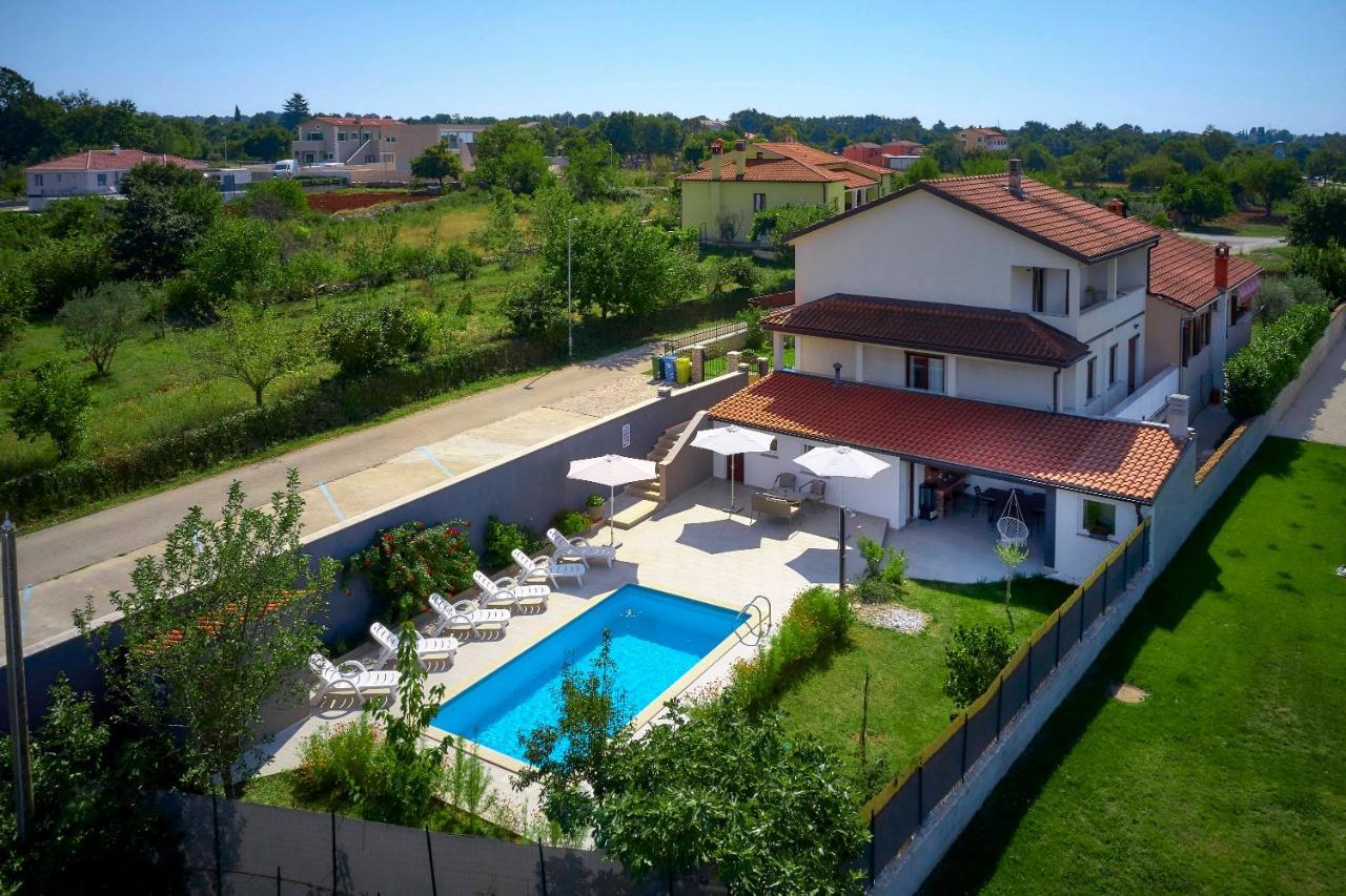 Burići Holiday House Emma מראה חיצוני תמונה