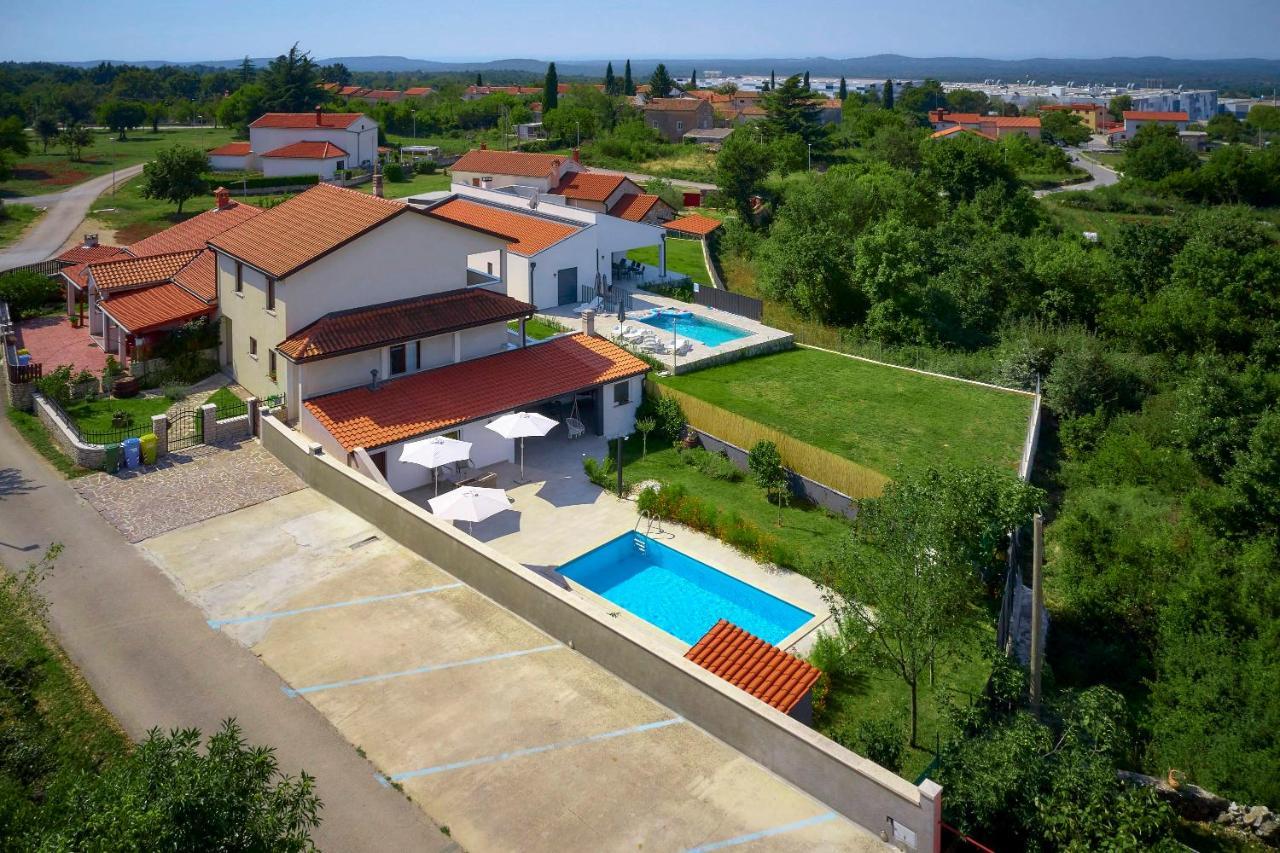 Burići Holiday House Emma מראה חיצוני תמונה