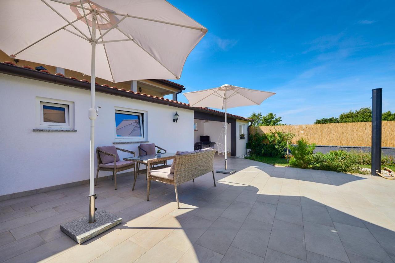 Burići Holiday House Emma מראה חיצוני תמונה