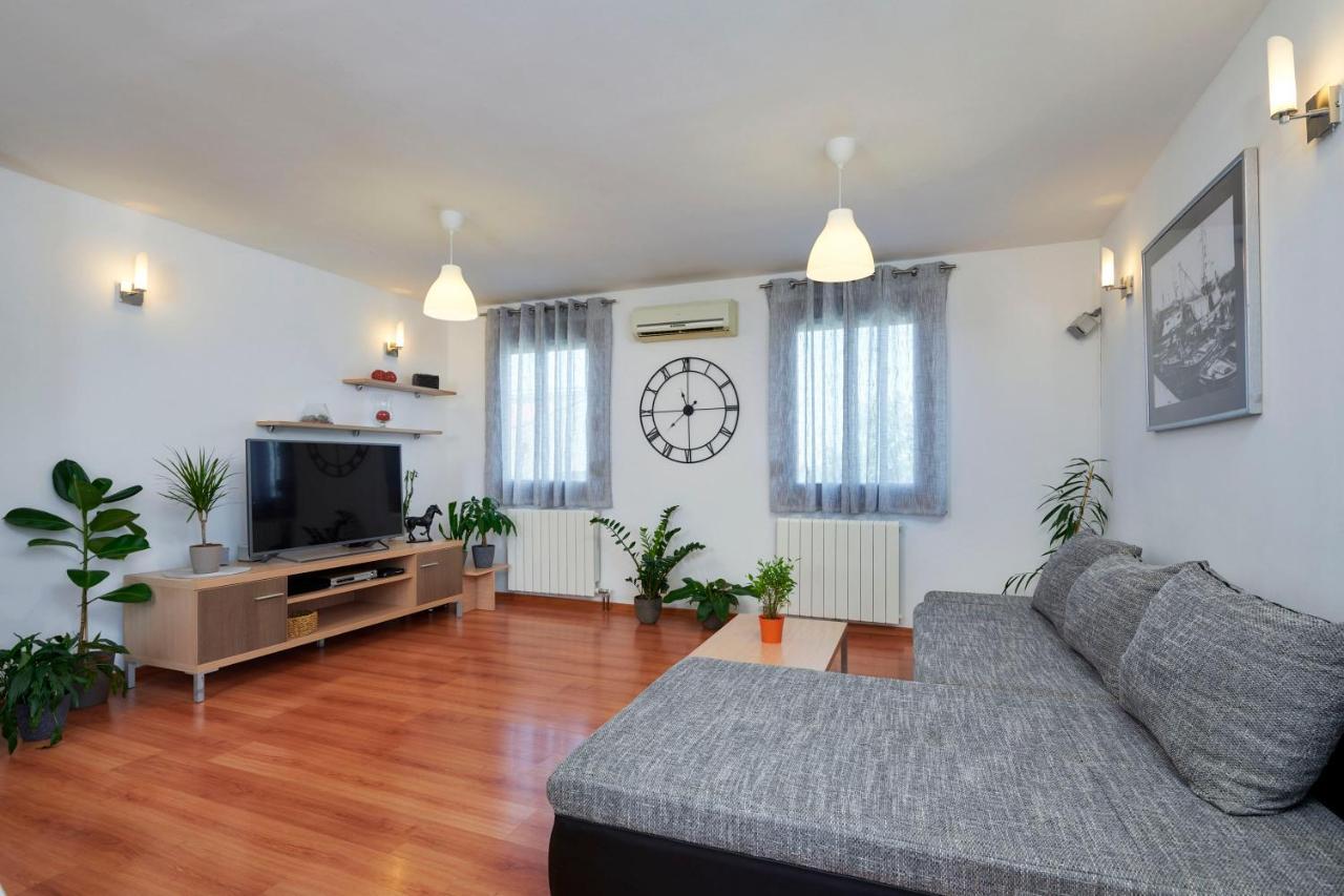 Burići Holiday House Emma מראה חיצוני תמונה