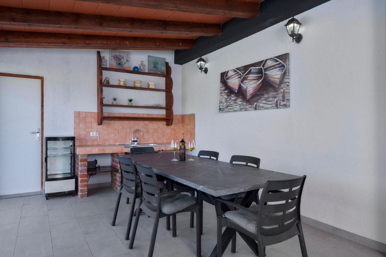 Burići Holiday House Emma מראה חיצוני תמונה